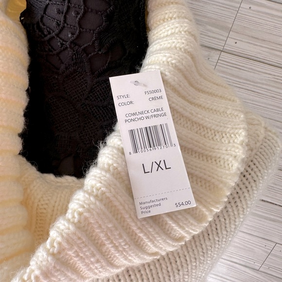 Tint & Shadow Poncho - Picture 7 of 7